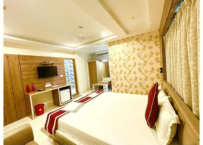 Hotel The Sky City Near Kashi Vishwanath Temple - A Top Rated Hotel In Varanasi